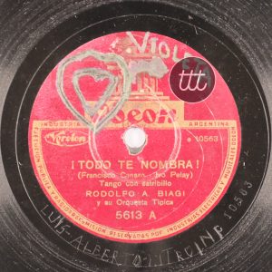 Todo te nombra